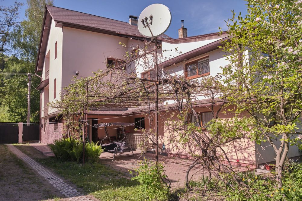 Будинок у Карпатах