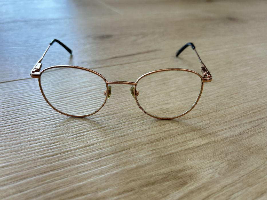 Okulary korekcyjne złote
