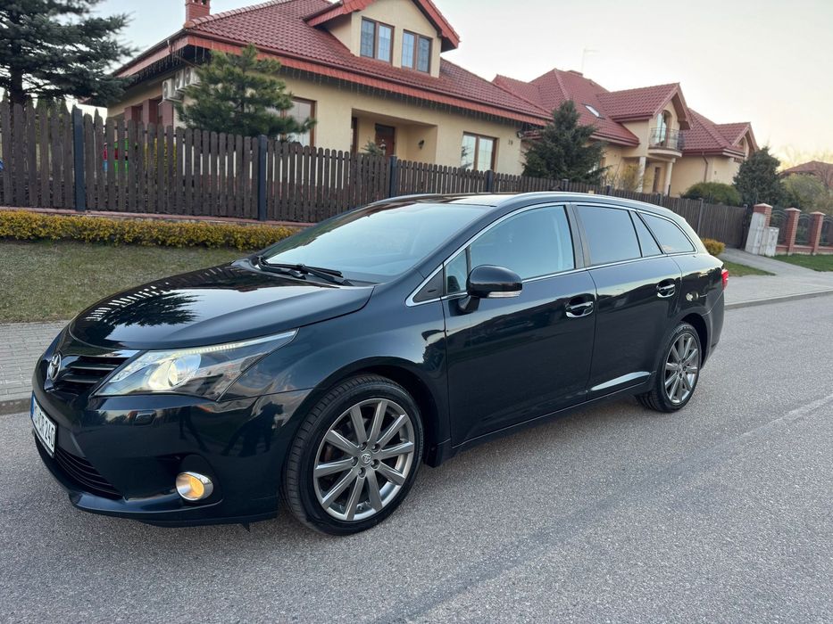 Toyota Avensis 2014rok!Lift!1.8Benzyna!Execiutive!Bixenon!Alcantary!NaviKamera!Full!!