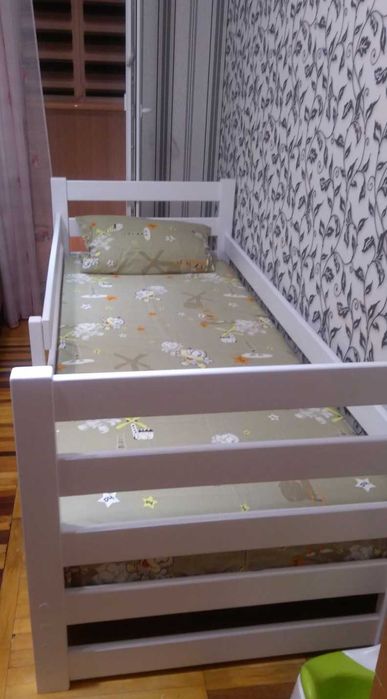 Продам кровать из бука