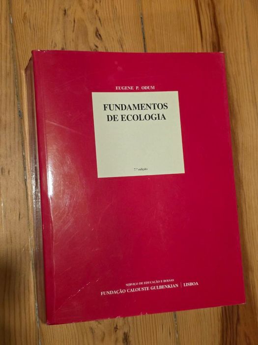 Livros universitários em Português e Inglês