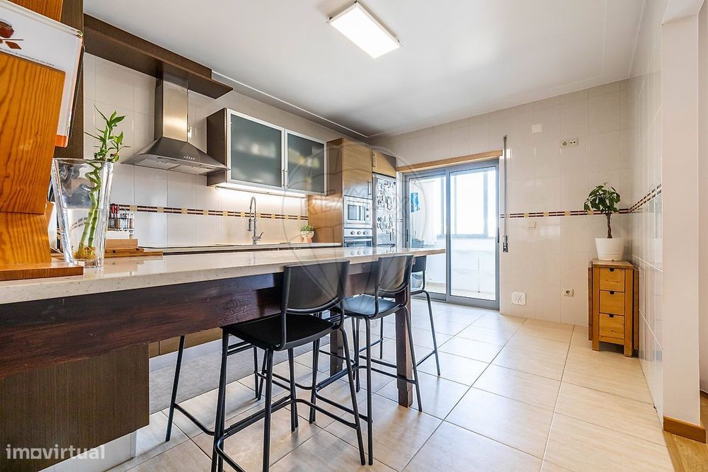 Apartamento T4 para venda
