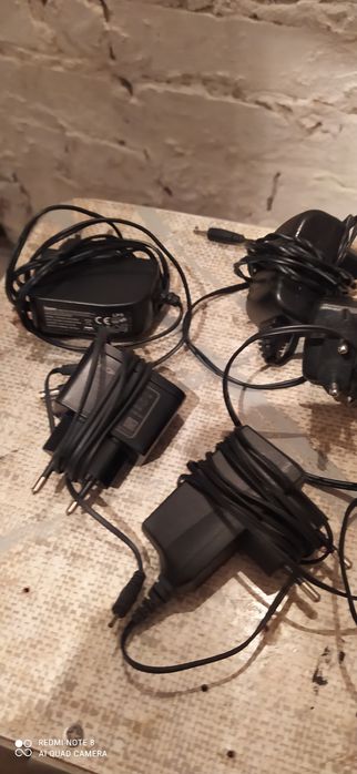 Zestaw ładowarek do telefonów