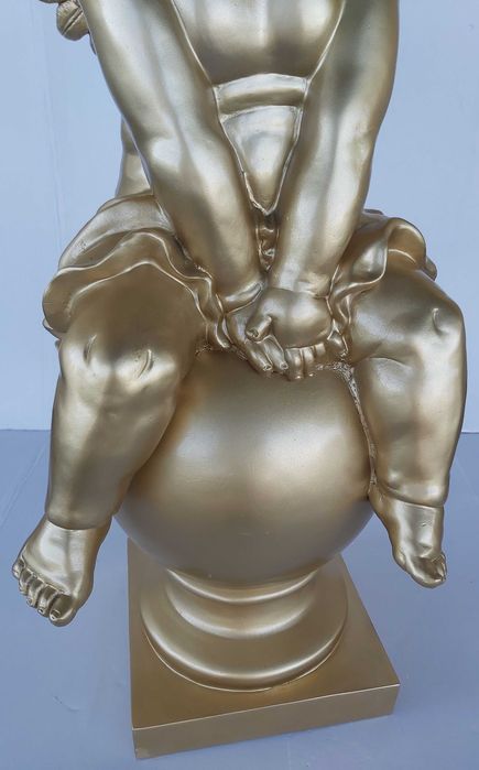 Anioł Aniołek na Kuli Figura Amor Poliston Dzień Kobiet Prezent