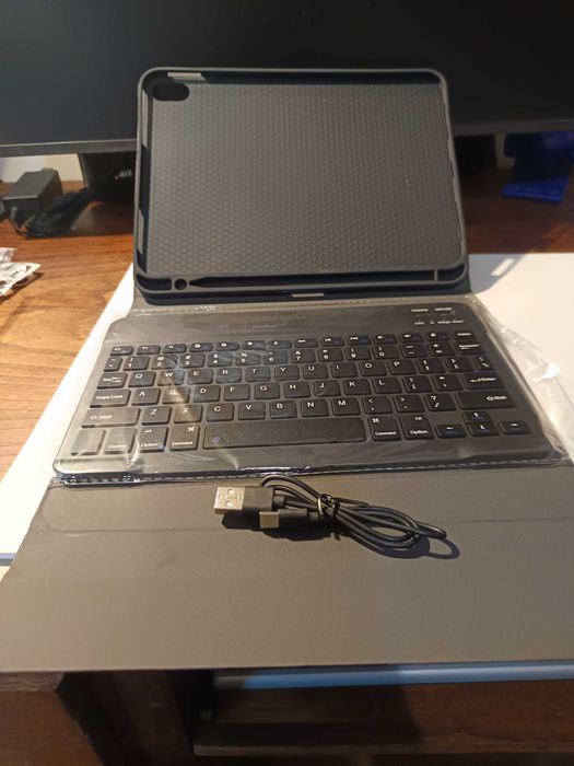 Capa com teclado para Tablet