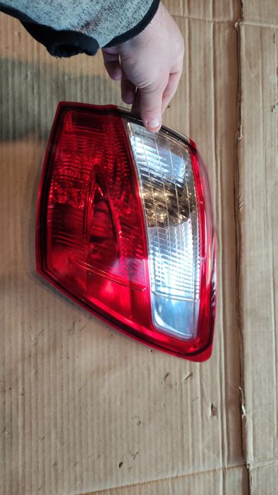 Lampa prawa tył Nissan Qashqai +2 j10 lift