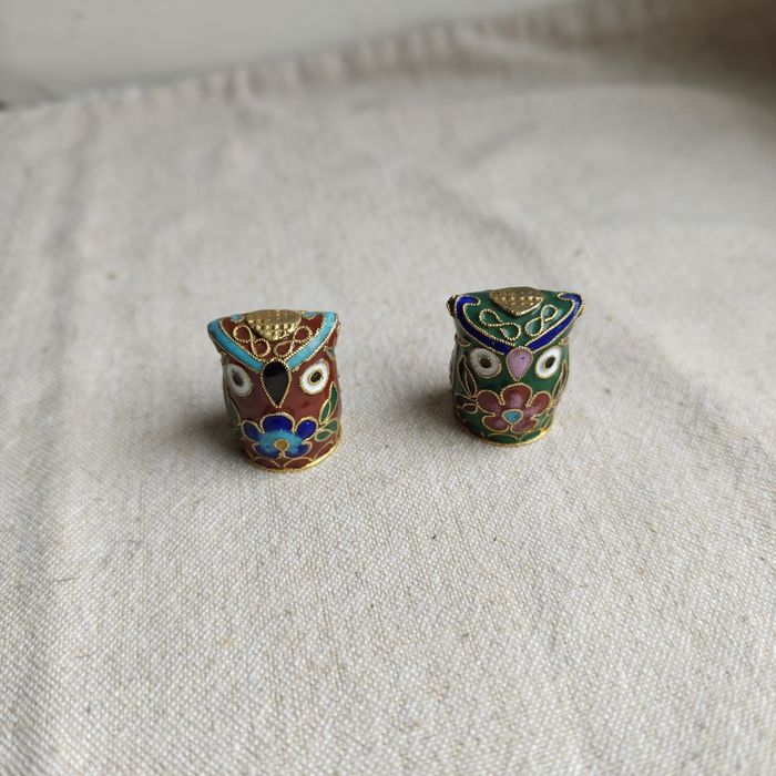Naparstki /Figurki Sowa Cloisonne, mosiądz emalia Vintage Chiny