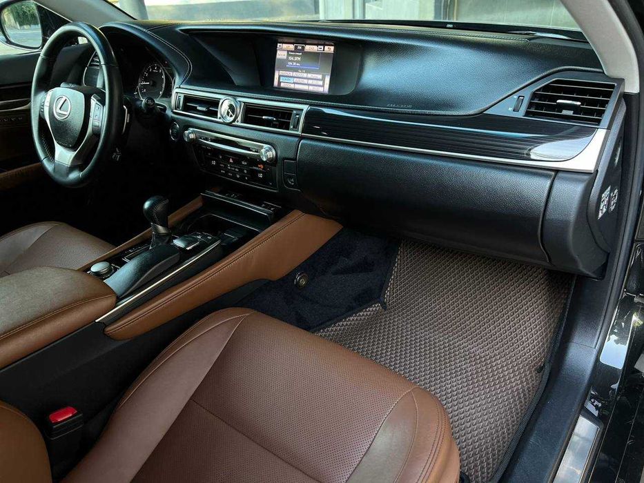 Lexus GS Офіціал 2013