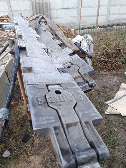 Стойки полуприцепа алюминиевые