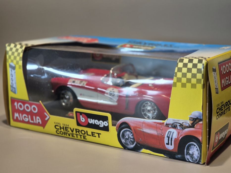 Chevrolet Corvette 1957, Escala 1/24 BURAGO
