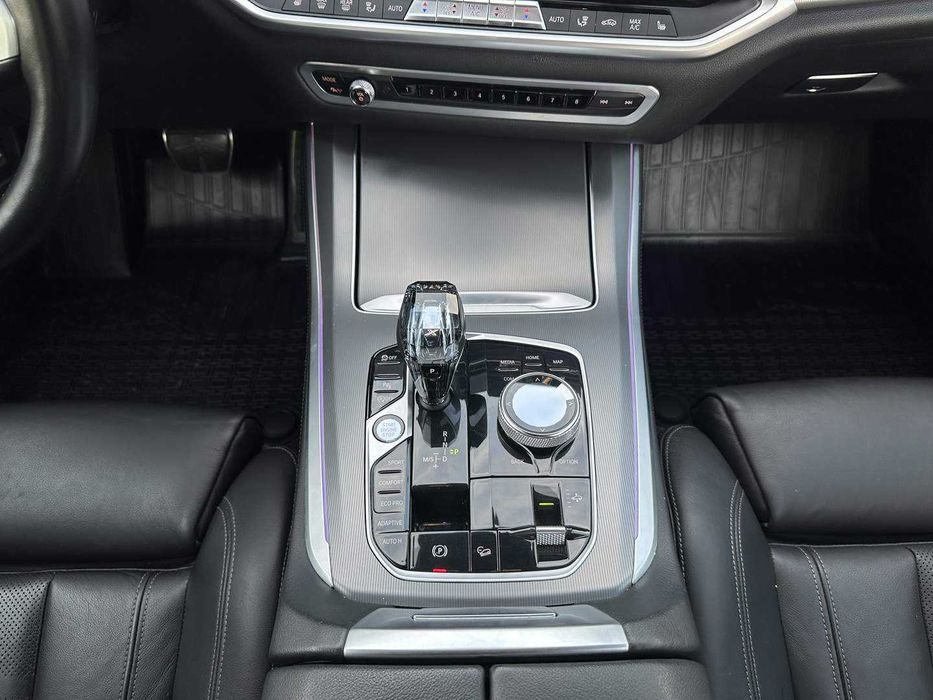 Bmw X5 50i 2019.