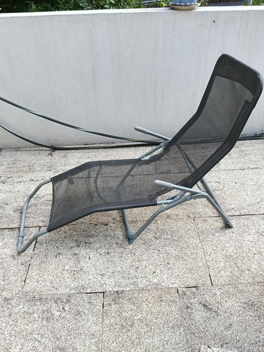 Espreguiçadeira Cinzenta