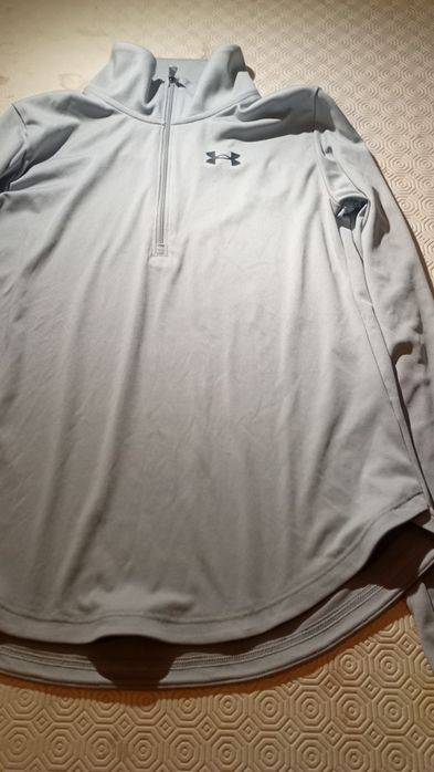 Camisola Under Armour tamanho juvenil XL