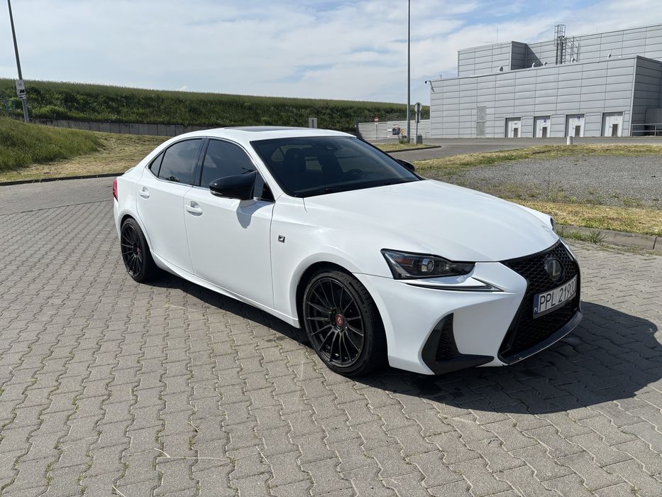 Lexus IS350 w wersji F SPORT