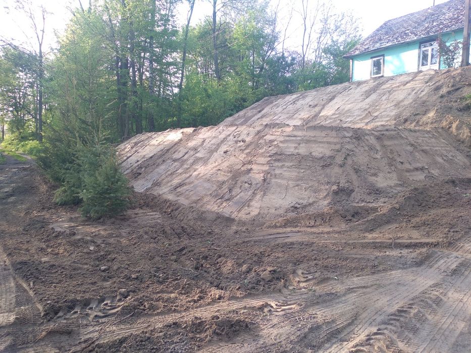 Usługi koparko-ładowarką, koparką, glebogryzarką separacyjną