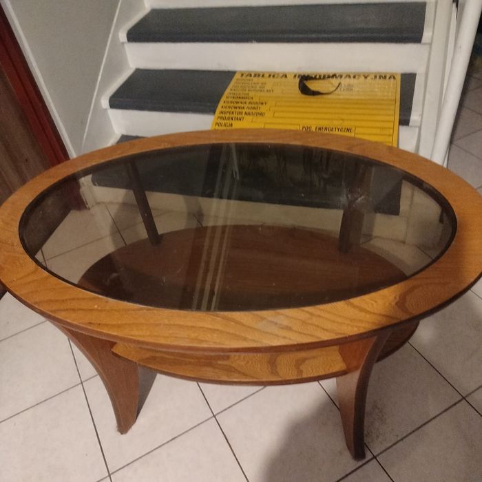 Stolik kawowy ze szklanym blatem