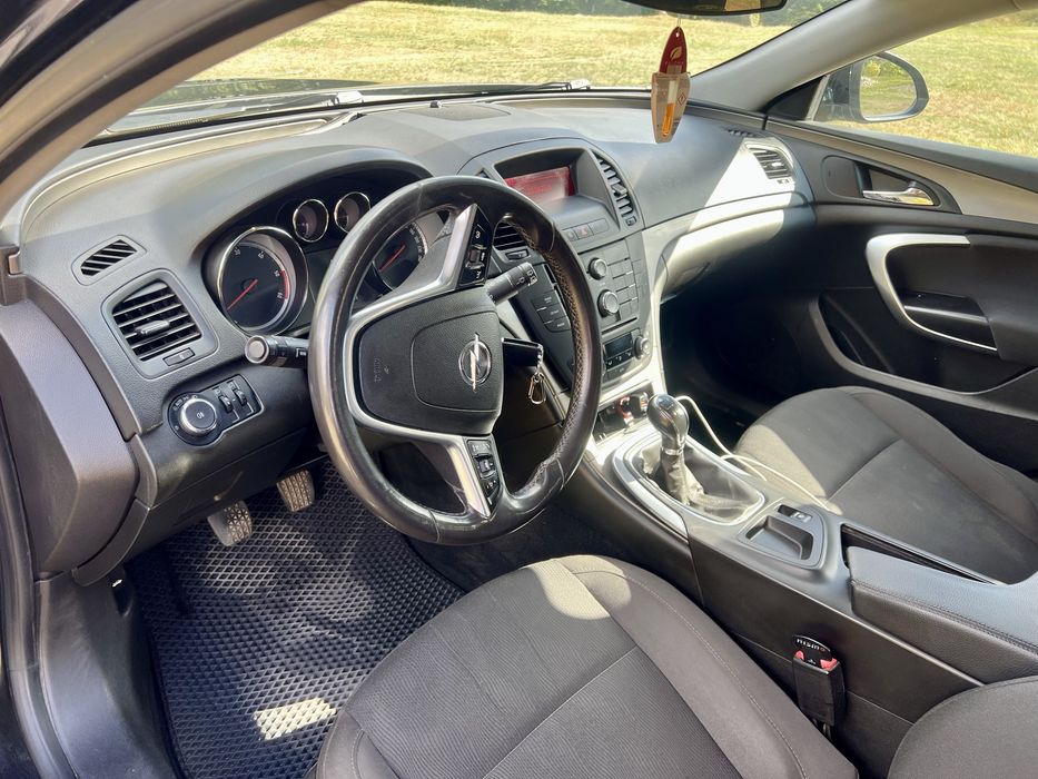 Опель інсікніа Opel Insignia