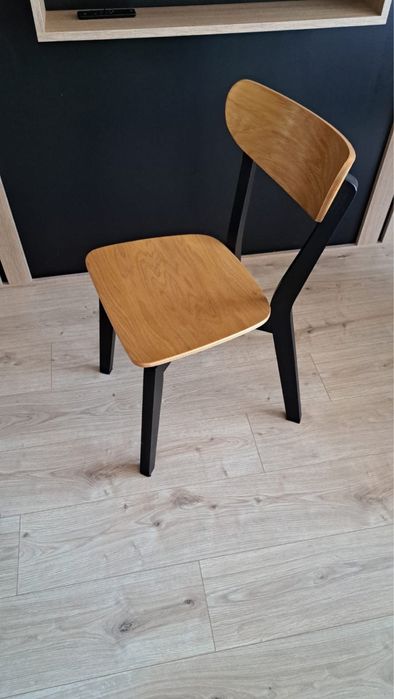 Stoł nowy z krzesłami loft czarne i drewno