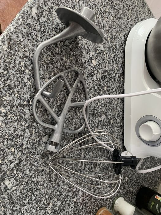 Batedeira/robot Electronia Yumi