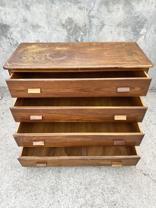 Cómoda antiga em madeira – para restauro