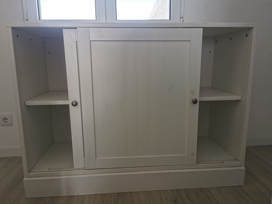 Vendo móvel aparador branco com portas deslizantes