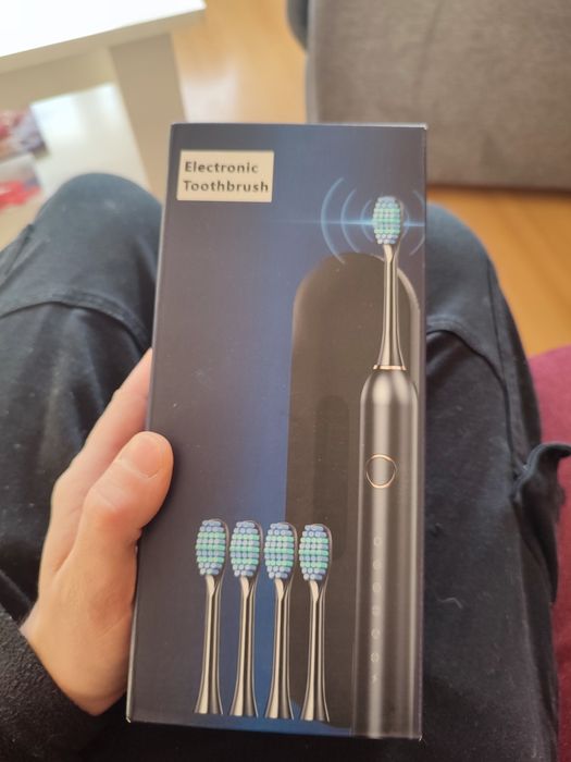 Nowa szczoteczka soniczna biała