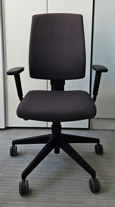 Fotel obrotowy biurowy ProfiM Raya szary ergonomiczny (ok. 10 szt.)