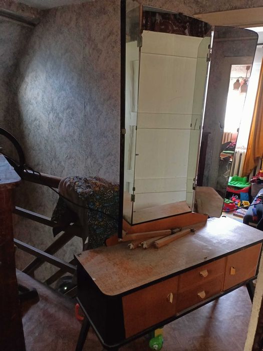 Toaletka z trzema lustrami PRL