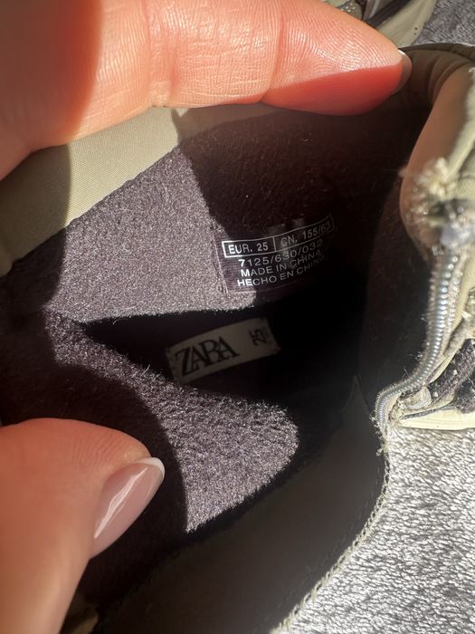 Zara Дутіки 25 р