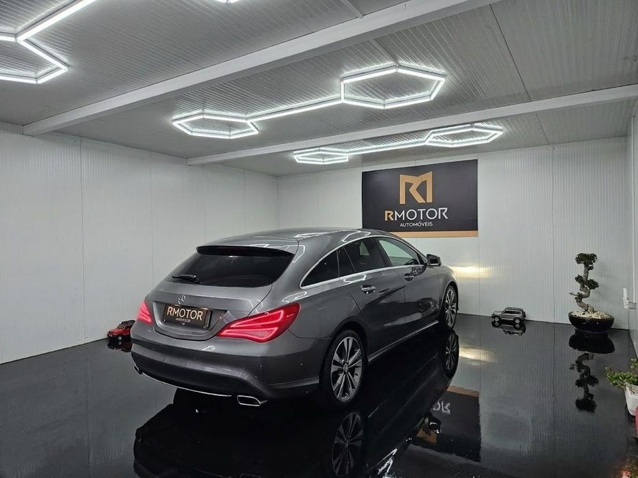 Mercedes-Benz CLA 180 UrbanStyle Edition foto 3