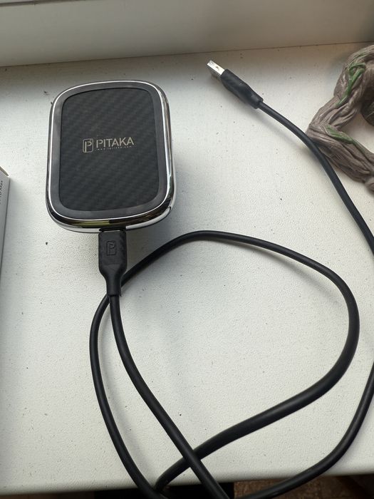 Зарядка в авто Pitaka MagEZ mount