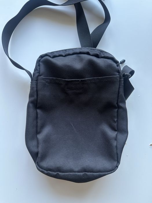 Saszetka Nike Core Small Items II