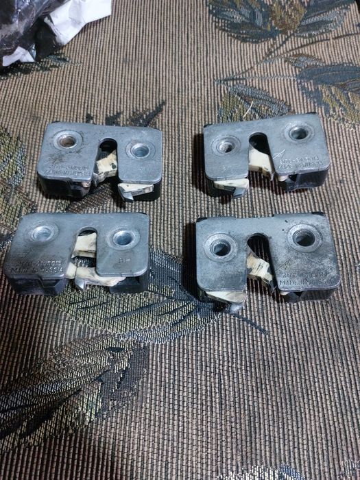 Замки 2108 2110 2115