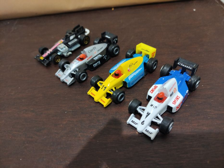 Carros em miniatura