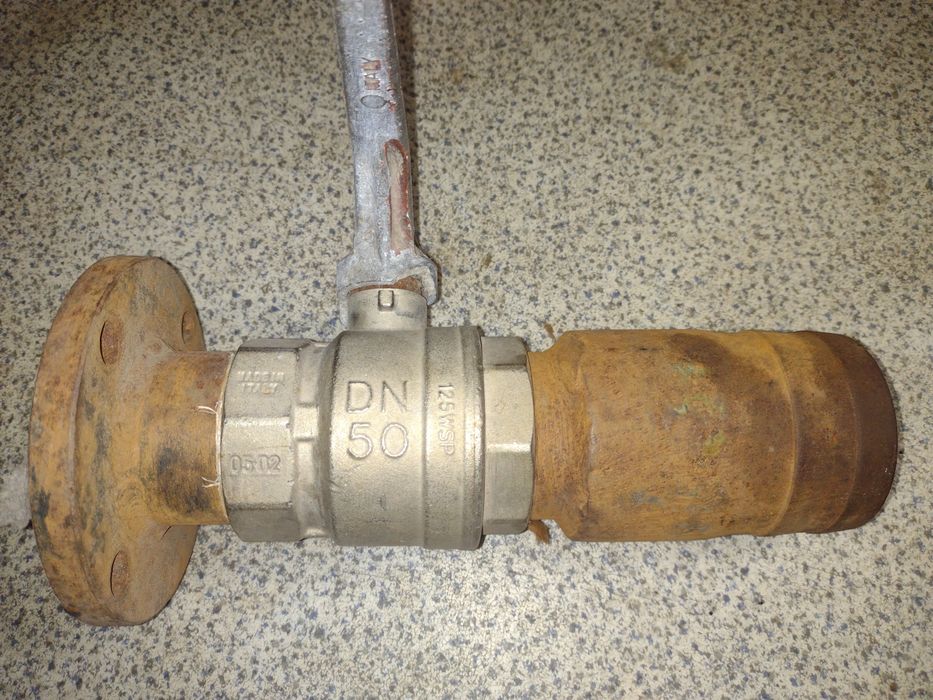 Продам б/у кран.