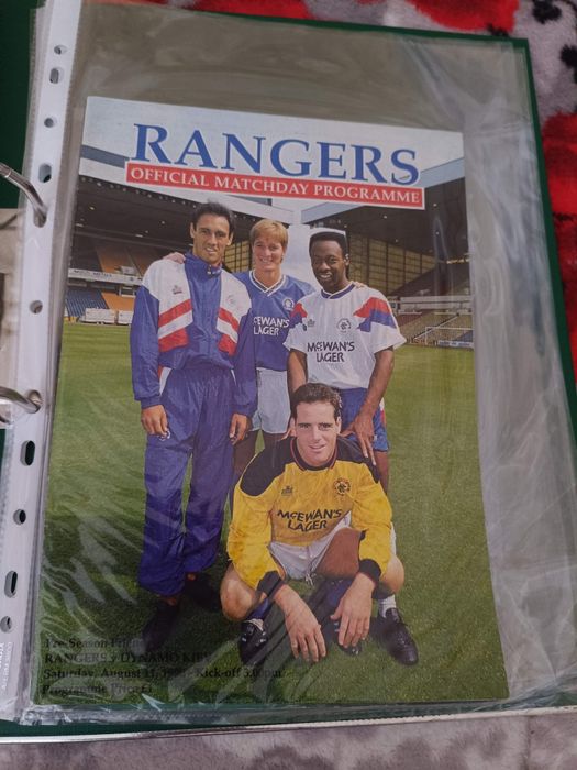 Програмки футбольні