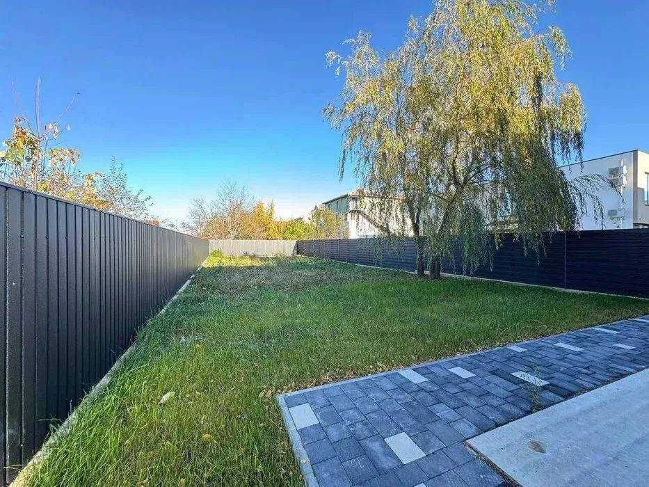 Продаж сучасного дуплексу з земельною ділянкою у Крихівцях