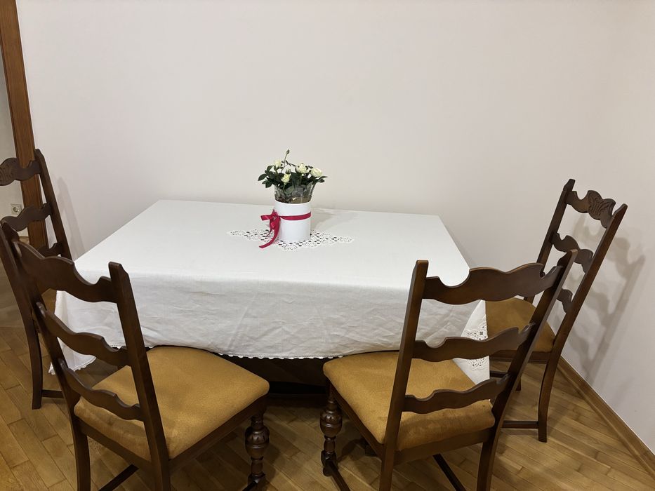 Гарнітур стіл стільці меблі дубовий набір