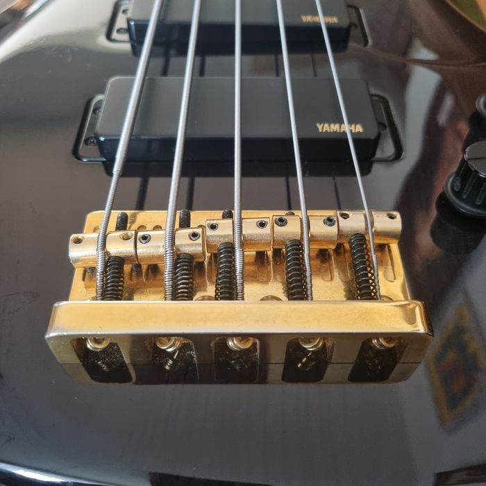 Gitara  basowa Yamaha trb 5
