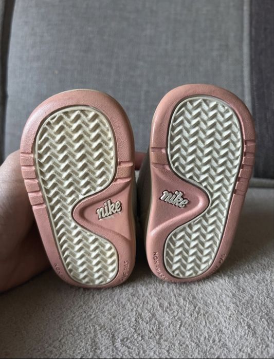 Buty buciki sportowe nike 17