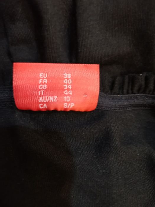 Koszulka nocna damska Triumph rozm 38, czarna, cekiny