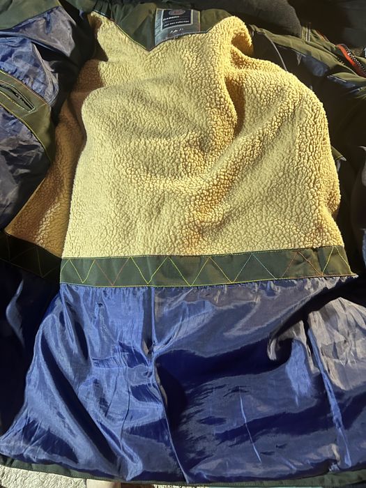 Продам чоловічу зимню куртку.