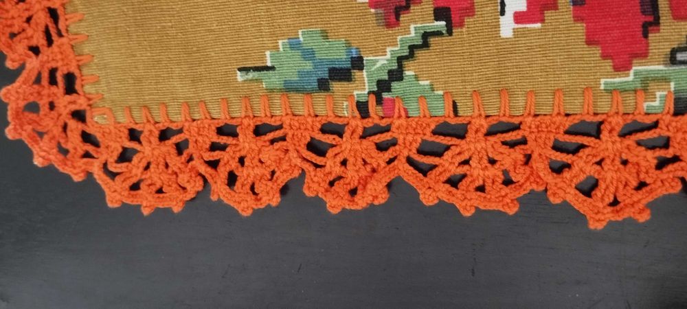 Toalha rústica pequena algodão com rosas acabamento com picot crochet