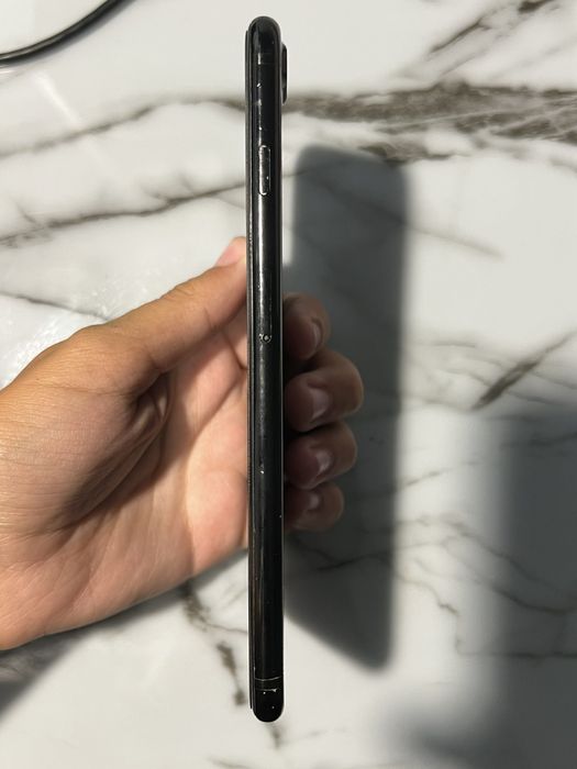 Продам iPhone 7+