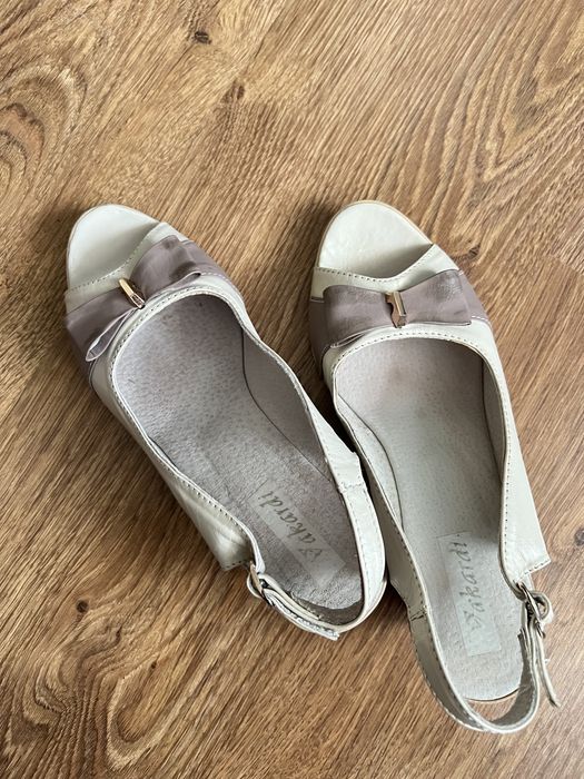 Жіночі босоніжки з натуральної шкіри 36 розміру