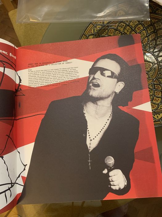 Programa U2 Vertigo Europe Tour 2005