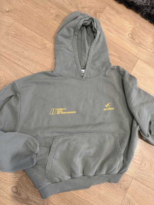 Sweat com capuz da marca scuffers