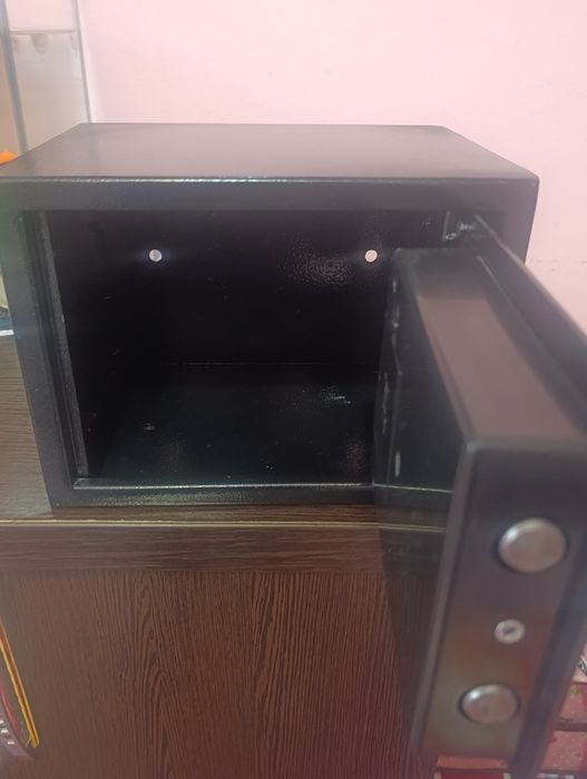 Продажа сейфас электронным замком