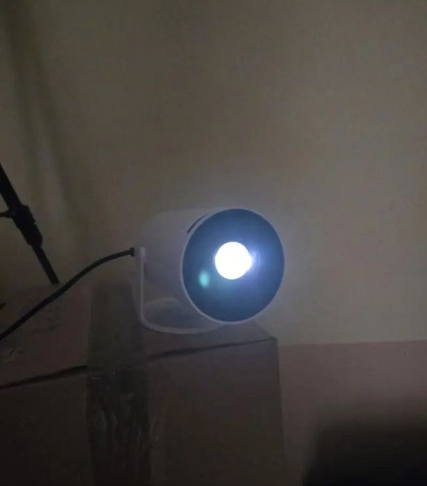 Mini projetor com bluetooth e WiFi - URGENTE490891236837969921
