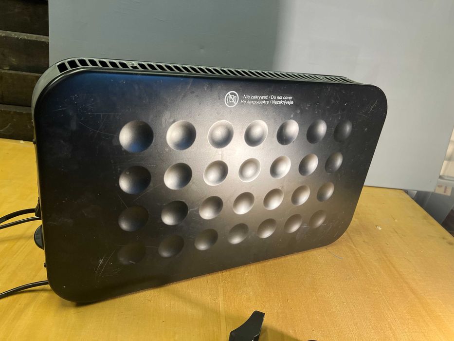 Witam, mam na sprzedaż konwektor elektryczny Ravanson CH-9000B.